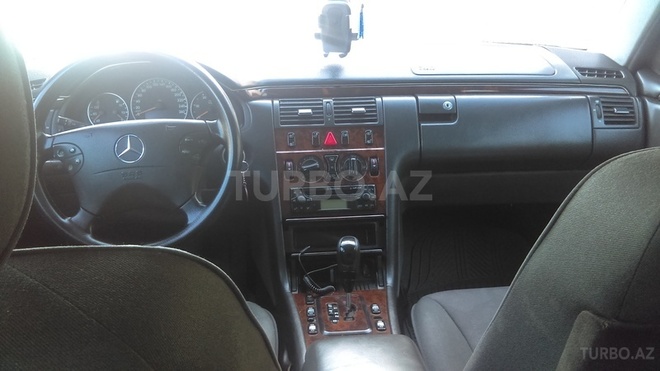 Mercedes E 220 2000, 250,000 km - 2.2 l - Bakı