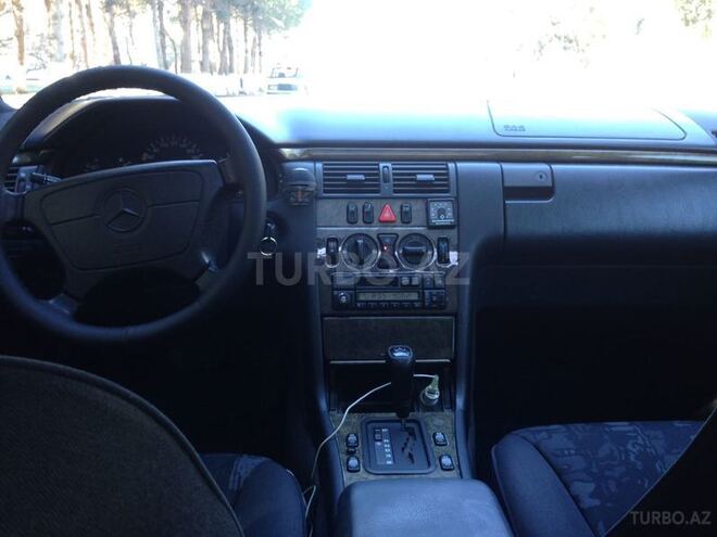 Mercedes E 230 1996, 294,025 km - 2.3 l - Sumqayıt