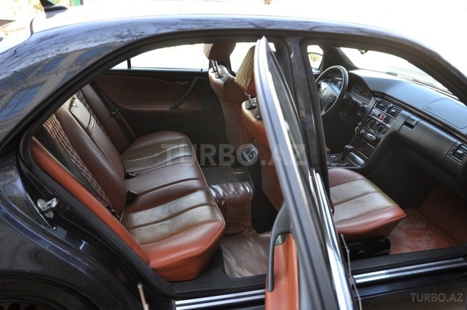 Mercedes E 270 2000, 256,000 km - 2.7 l - Saatlı