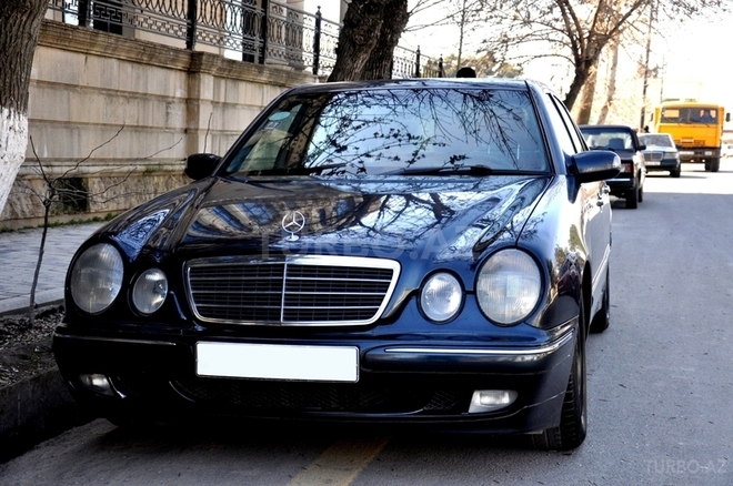 Mercedes E 270 2000, 256,000 km - 2.7 l - Saatlı