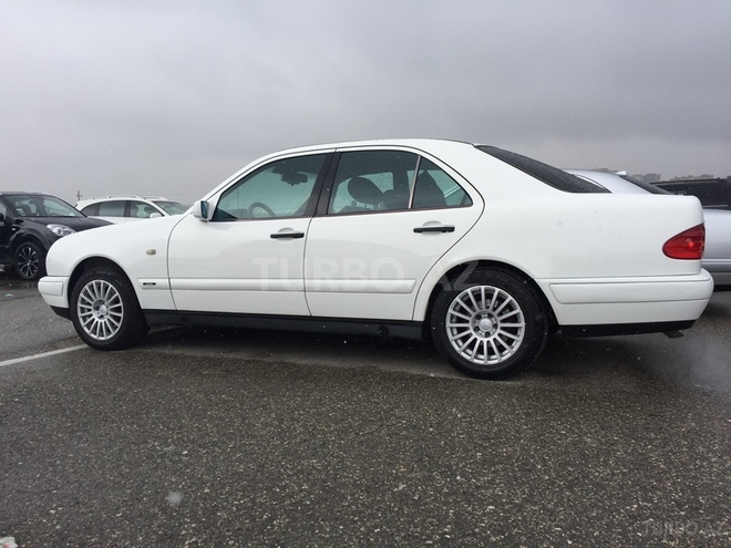Mercedes C 230 1996, 298,000 km - 2.3 l - Bakı