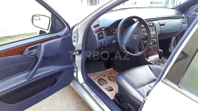 Mercedes E 270 2001, 350,000 km - 2.7 l - Bakı