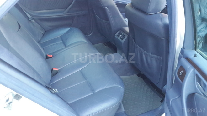 Mercedes E 270 2001, 350,000 km - 2.7 l - Bakı