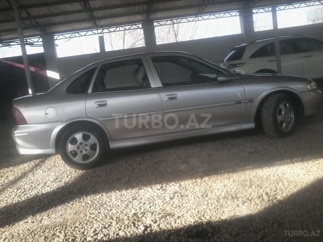 Opel Vectra 1999, 254,100 km - 1.6 l - Saatlı