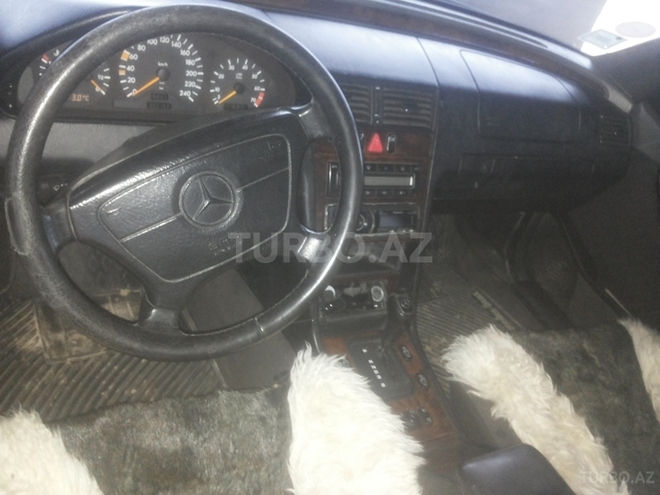Mercedes C 220 1996, 210,000 km - 1.6 л - Saatlı