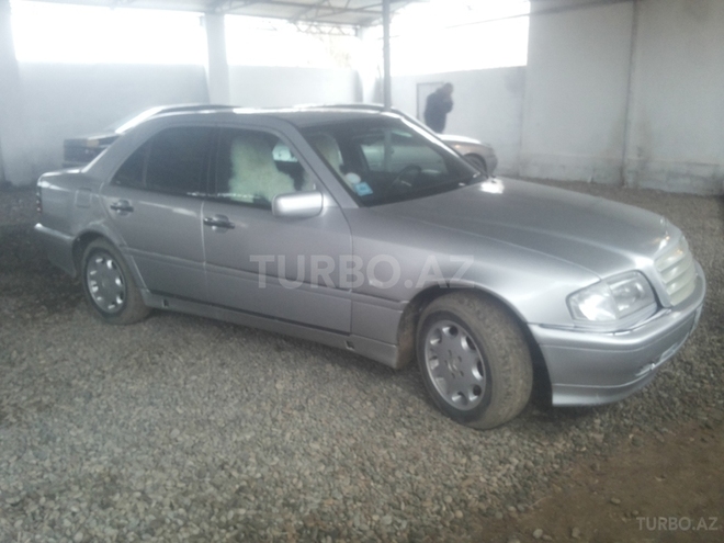 Mercedes C 220 1996, 210,000 km - 1.6 л - Saatlı