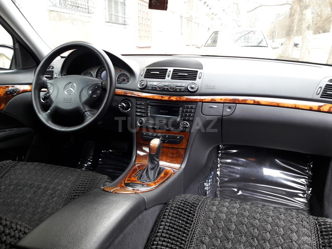 Mercedes E 240 2002, 215,000 km - 2.6 l - Mingəçevir