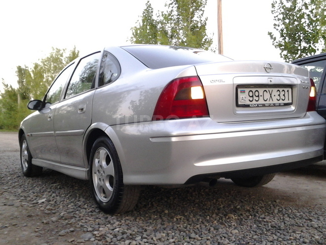 Opel Vectra 1999, 261,000 km - 1.6 l - Saatlı