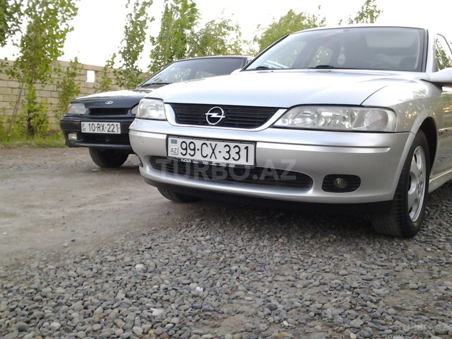 Opel Vectra 1999, 261,000 km - 1.6 l - Saatlı