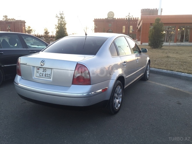 Volkswagen Passat 2003, 270,000 km - 1.8 l - Gəncə
