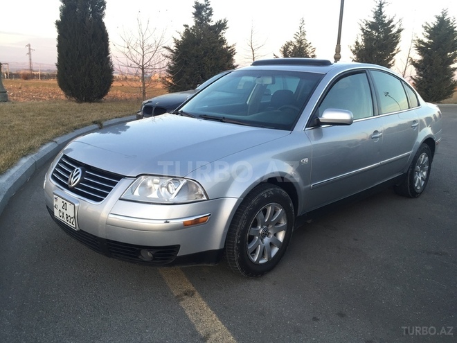 Volkswagen Passat 2003, 270,000 km - 1.8 l - Gəncə