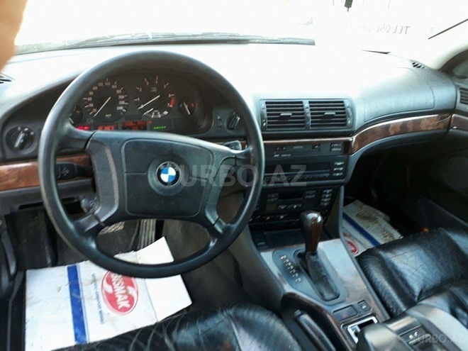 BMW 528 1997, 260,000 km - 2.8 л - Gədəbəy