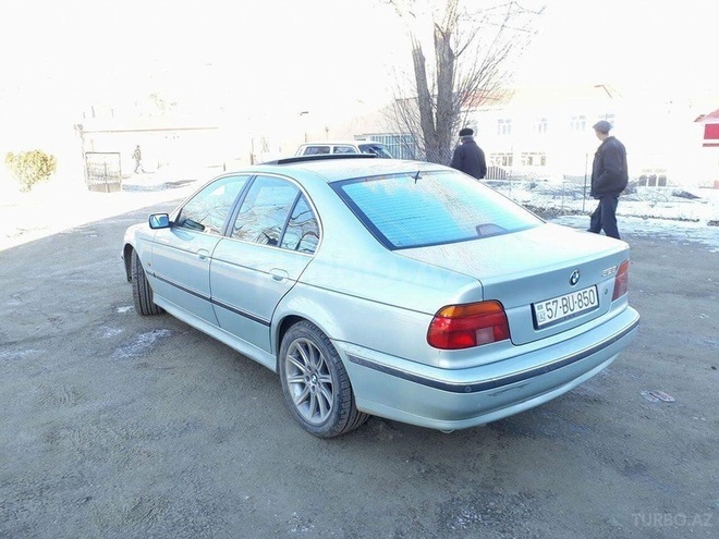 BMW 528 1997, 260,000 km - 2.8 л - Gədəbəy