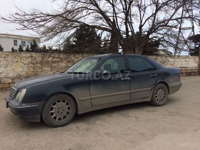 Mercedes E 240 2001, 208,023 km - 2.6 l - Bakı