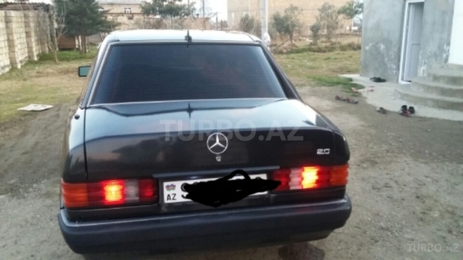 Mercedes 190 1990, 310,447 km - 2.0 l - Astara