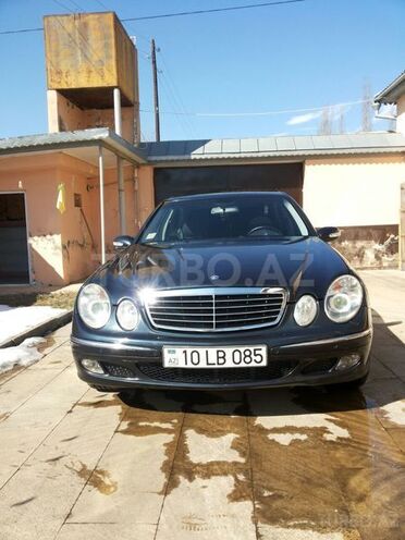 Mercedes E 260 2004, 196,500 km - 2.6 l - İsmayıllı