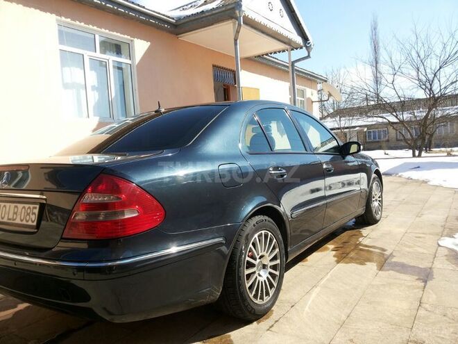 Mercedes E 260 2004, 196,500 km - 2.6 l - İsmayıllı