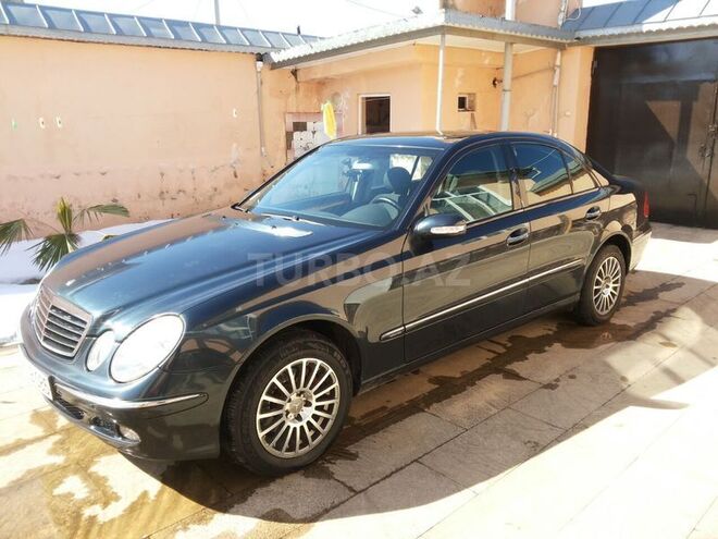 Mercedes E 260 2004, 196,500 km - 2.6 l - İsmayıllı