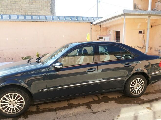 Mercedes E 260 2004, 196,500 km - 2.6 l - İsmayıllı