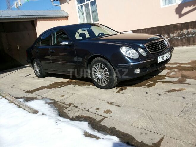 Mercedes E 260 2004, 196,500 km - 2.6 l - İsmayıllı