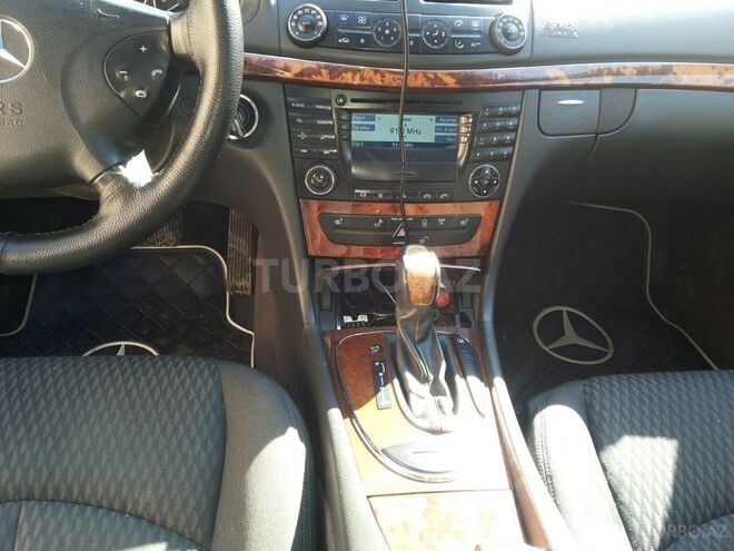 Mercedes E 260 2004, 196,500 km - 2.6 l - İsmayıllı