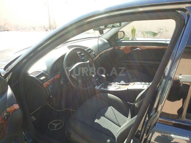 Mercedes E 260 2004, 196,500 km - 2.6 l - İsmayıllı