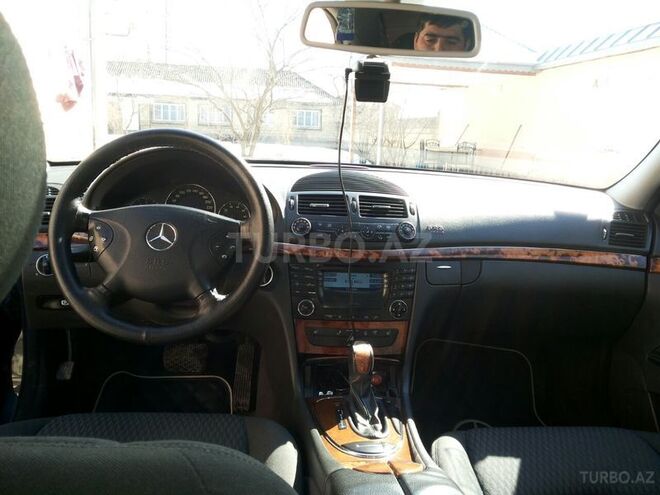 Mercedes E 260 2004, 196,500 km - 2.6 l - İsmayıllı