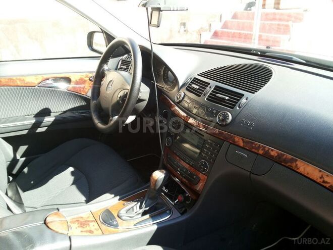 Mercedes E 260 2004, 196,500 km - 2.6 l - İsmayıllı