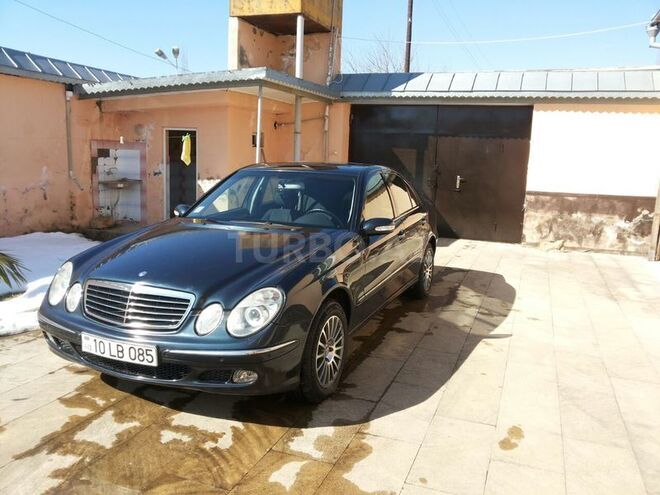 Mercedes E 260 2004, 196,500 km - 2.6 l - İsmayıllı