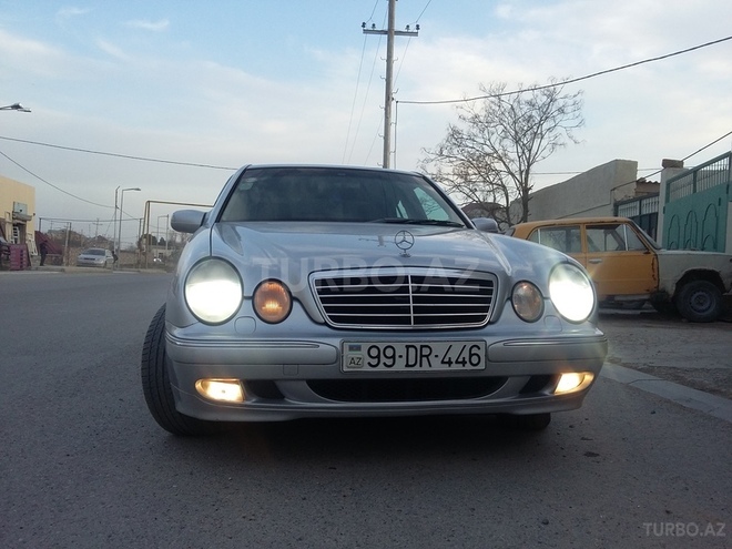 Mercedes E 220 2000, 220,000 km - 2.2 l - Bakı