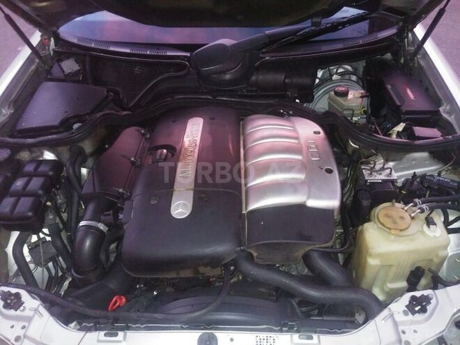Mercedes E 270 1999, 345,000 km - 2.7 l - Bakı