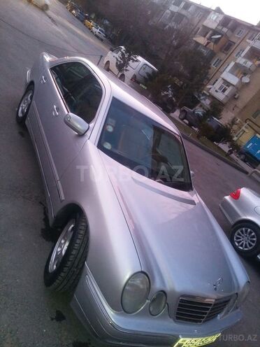 Mercedes E 270 1999, 345,000 km - 2.7 l - Bakı
