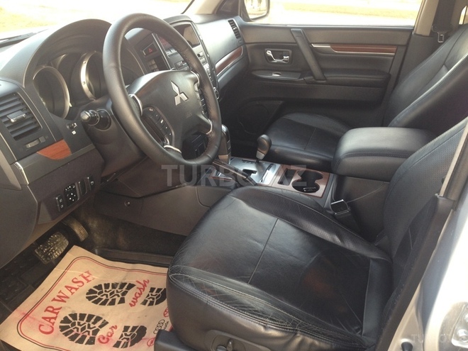Mitsubishi Pajero 2008, 126,500 km - 3.0 l - Bakı