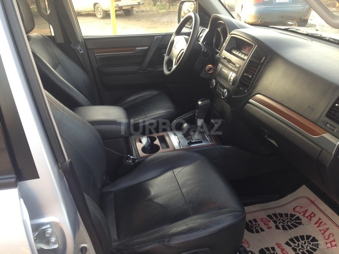 Mitsubishi Pajero 2008, 126,500 km - 3.0 l - Bakı