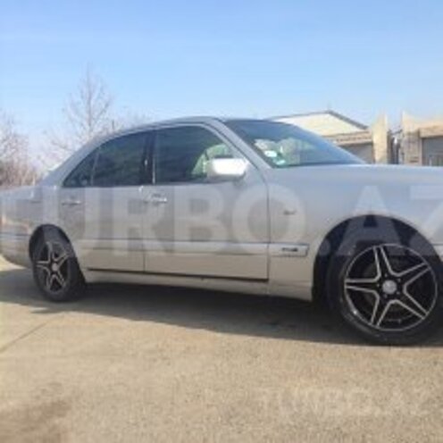 Mercedes E 200 1996, 350,000 km - 0.2 л - Gəncə