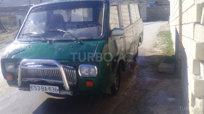 RAF  1982, 410,000 km - 2.4 l - Siyəzən