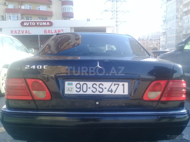 Mercedes E 240 1998, 250,000 km - 2.4 l - Bakı