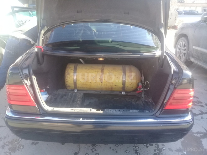 Mercedes E 240 1998, 250,000 km - 2.4 l - Bakı