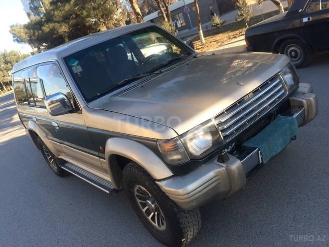 Mitsubishi Pajero 1992, 243,000 km - 2.5 л - Bakı