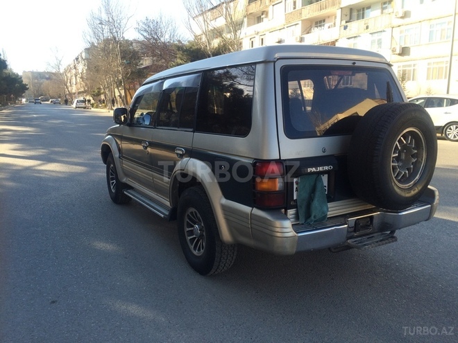 Mitsubishi Pajero 1992, 243,000 km - 2.5 л - Bakı