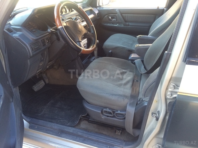 Mitsubishi Pajero 1992, 243,000 km - 2.5 л - Bakı