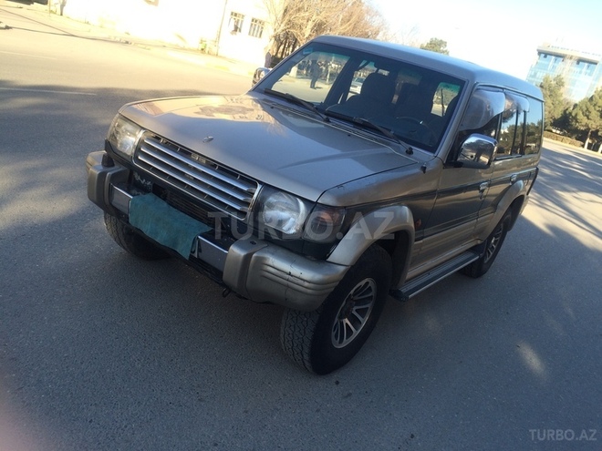Mitsubishi Pajero 1992, 243,000 km - 2.5 л - Bakı