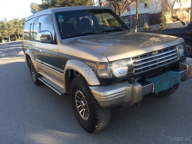 Mitsubishi Pajero 1992, 243,000 km - 2.5 л - Bakı