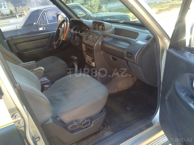 Mitsubishi Pajero 1992, 243,000 km - 2.5 л - Bakı