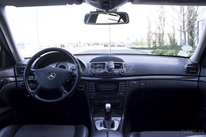 Mercedes E 240 2003, 185,000 km - 2.6 l - Bakı