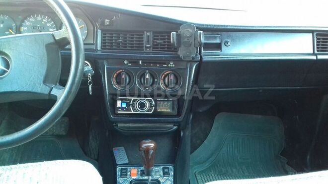 Mercedes 190 1990, 250,000 km - 1.8 л - Bakı