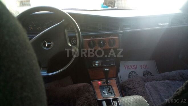 Mercedes 190 1992, 196,000 km - 2.0 l - Bakı