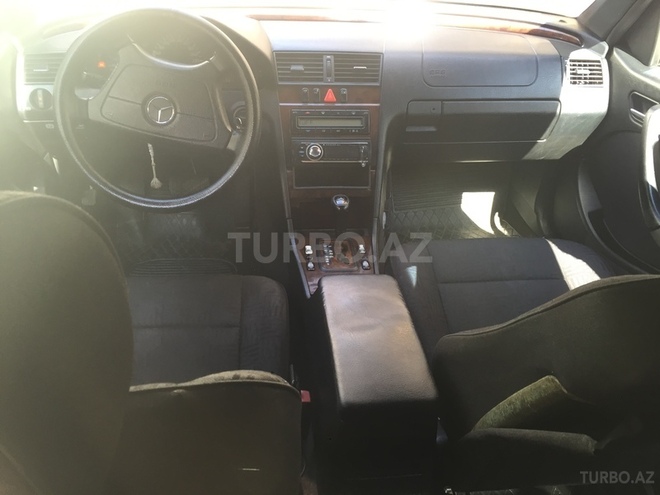 Mercedes C 240 1999, 256,000 km - 2.4 l - Bakı