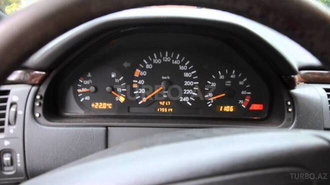 Mercedes E 200 1997, 175,000 km - 2.0 l - Bakı