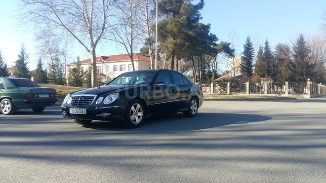 Mercedes E 220 2003, 126,000 km - 2.2 l - Mingəçevir